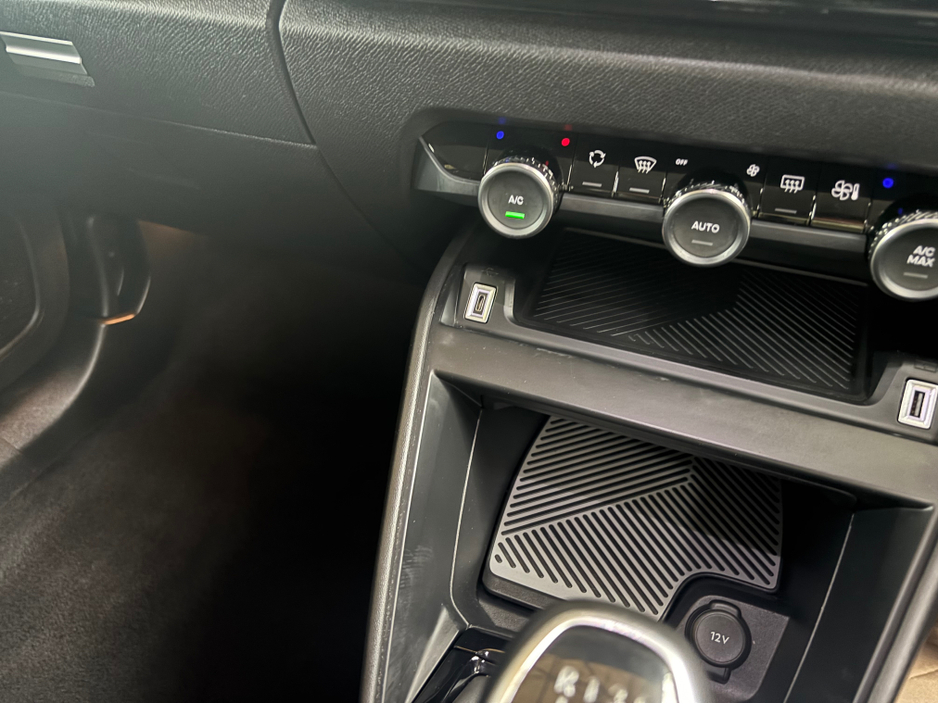 2022 Citroen C4 - image 14