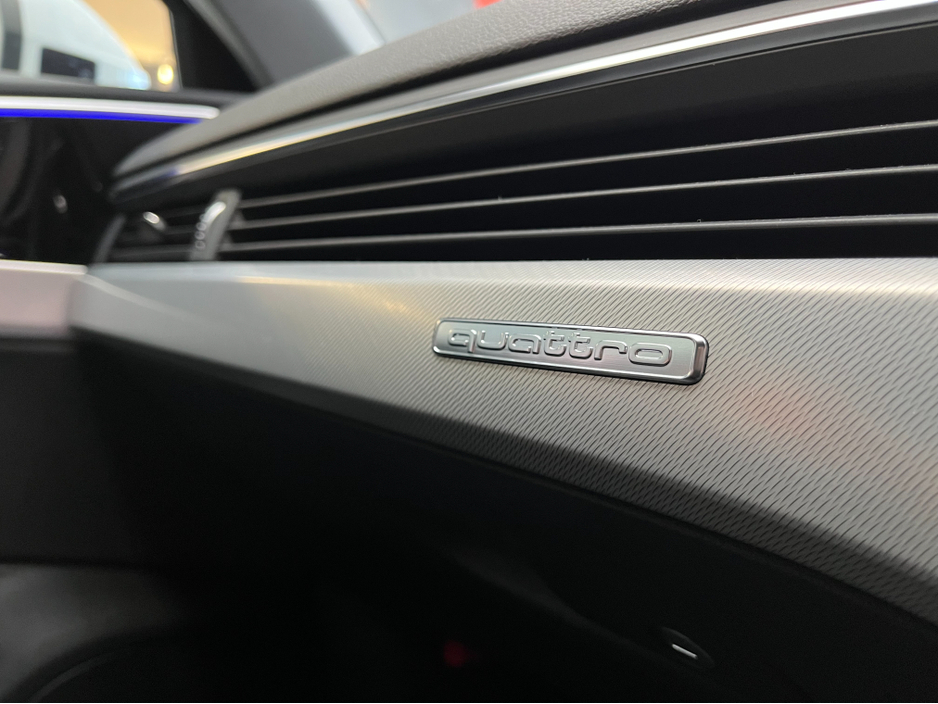 2024 Audi A4 2024 AUDI A4 40TDI QUATTRO ADVANCED 2.0 AUTOMATIC / CRUISE CONTROL / ELECTRIC MEMORY & HEATED SEATS / PADDLE SHIFTERS / APPLE CARPLAY / AMBIEN TLIGHTS