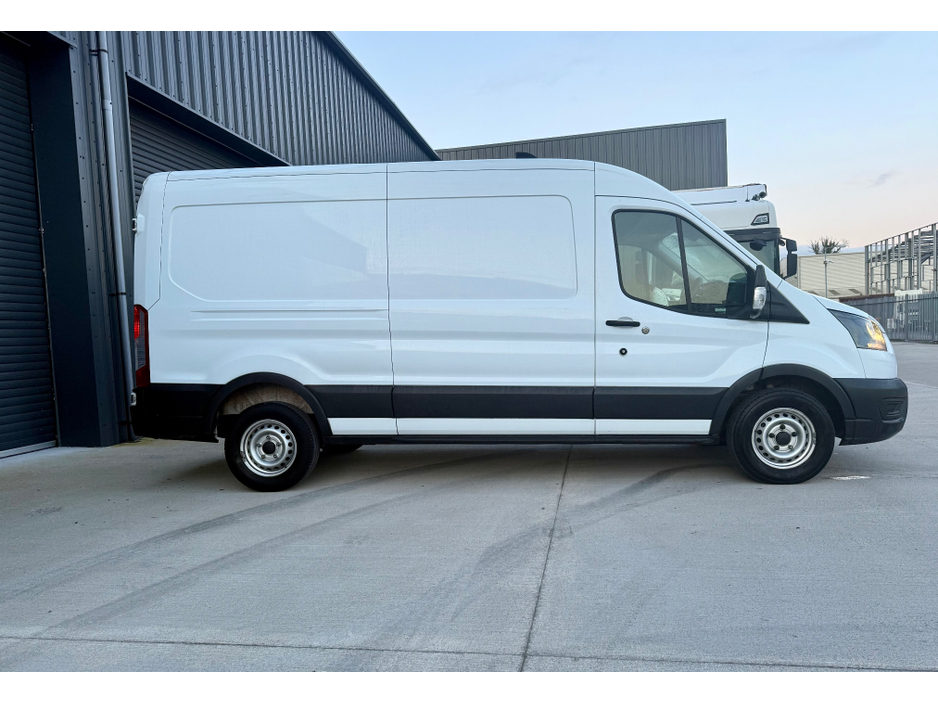 2023 Ford Transit - image 5