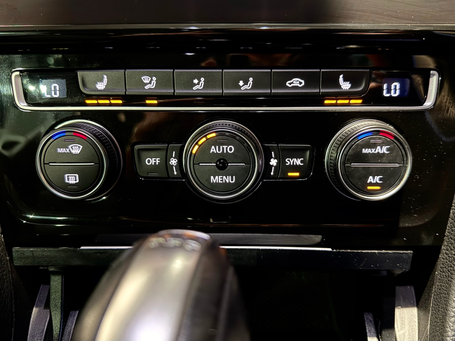 2017 Volkswagen Golf - image 16