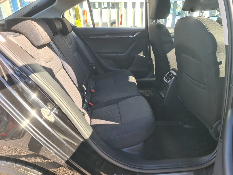 2019 Skoda Octavia - image 10