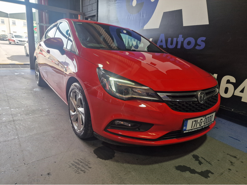 2017 Opel Astra - image 12