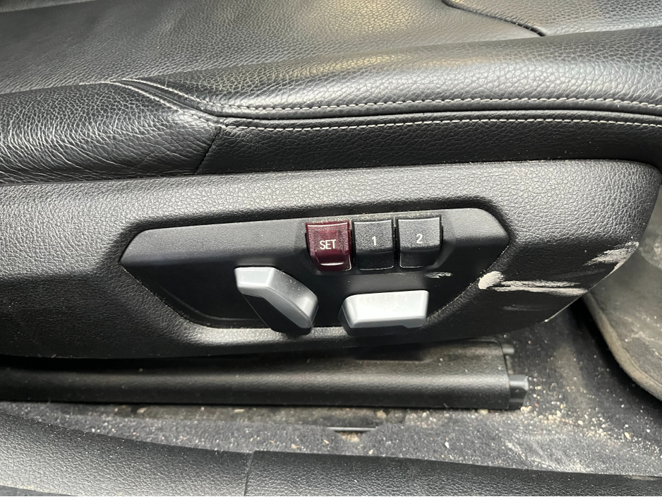 2017 BMW 3 Series 2017 BMW 320D 2.0 AUTOMATIC / CRUISE CONTROL / REVERSE CAMERA / ELECTRIC MEMORY & HEATED SEATS AND MORE