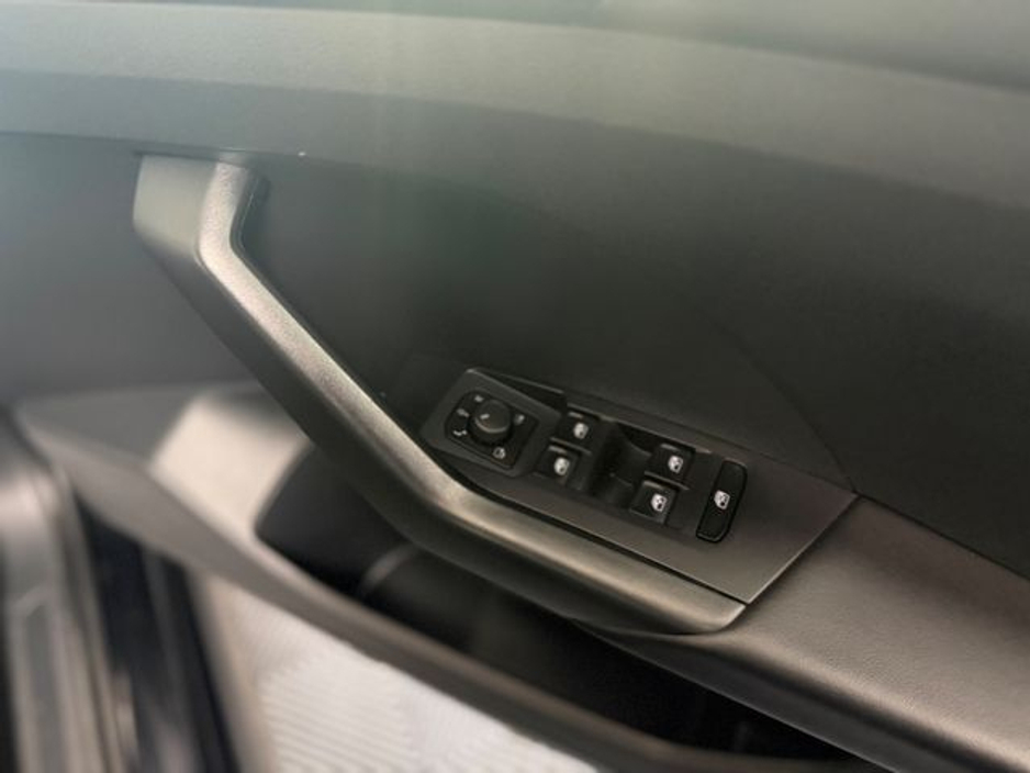 2023 Volkswagen T-Cross - image 13