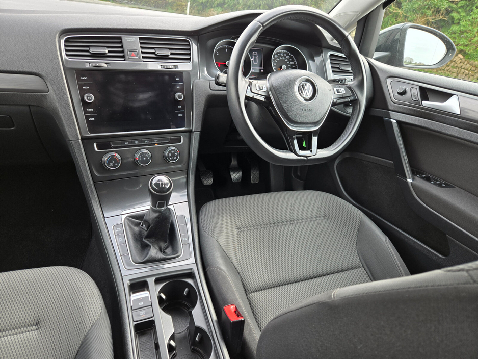 2018 Volkswagen Golf - image 13