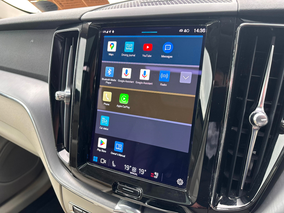 2022 Volvo XC60 B4 AWD MOMENTUM WITH EXTRAS €39,995