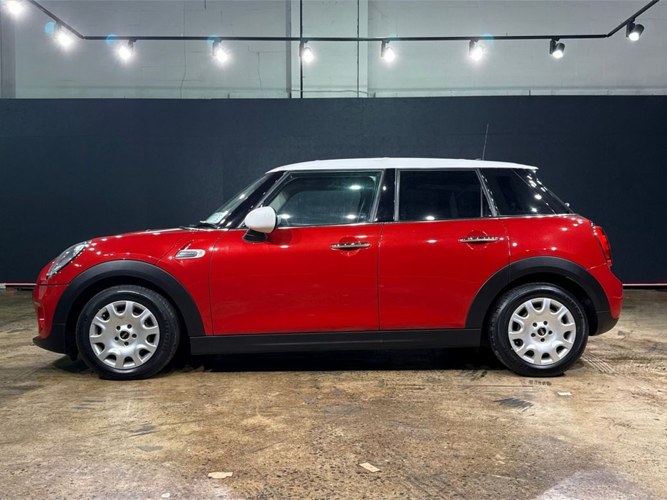 2016 MINI One - image 6