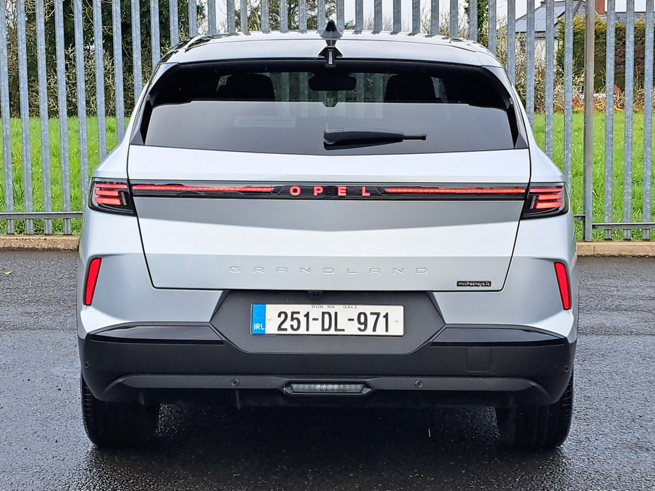 2025 Opel Grandland - image 10