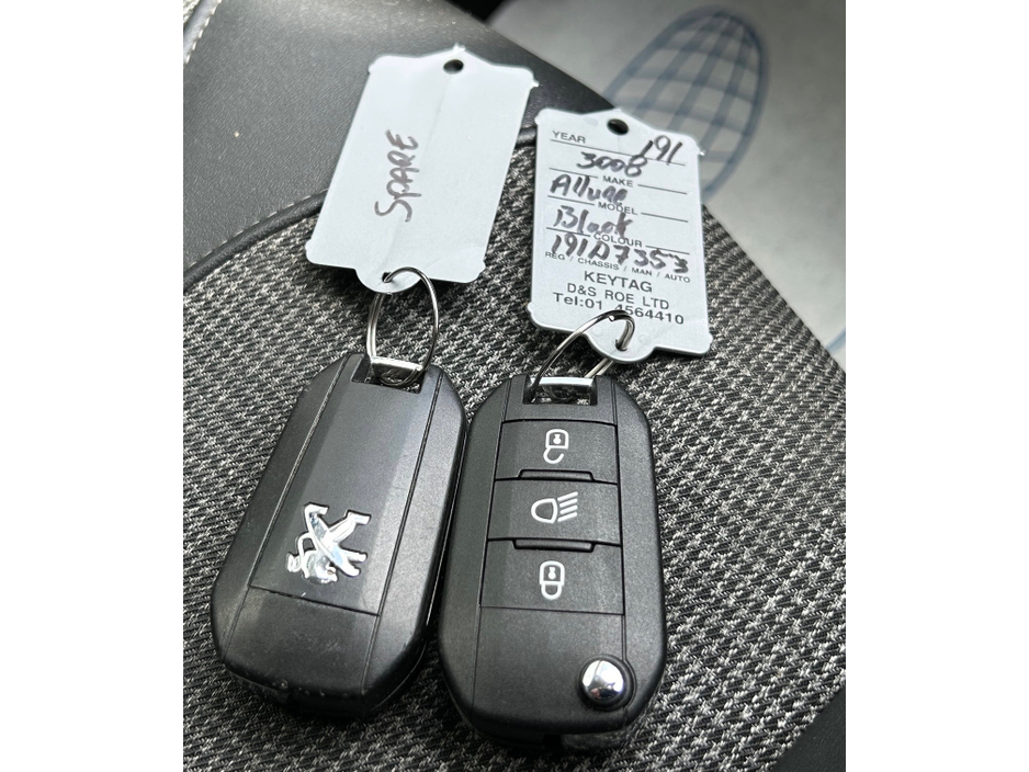 2019 Peugeot 3008 - image 12