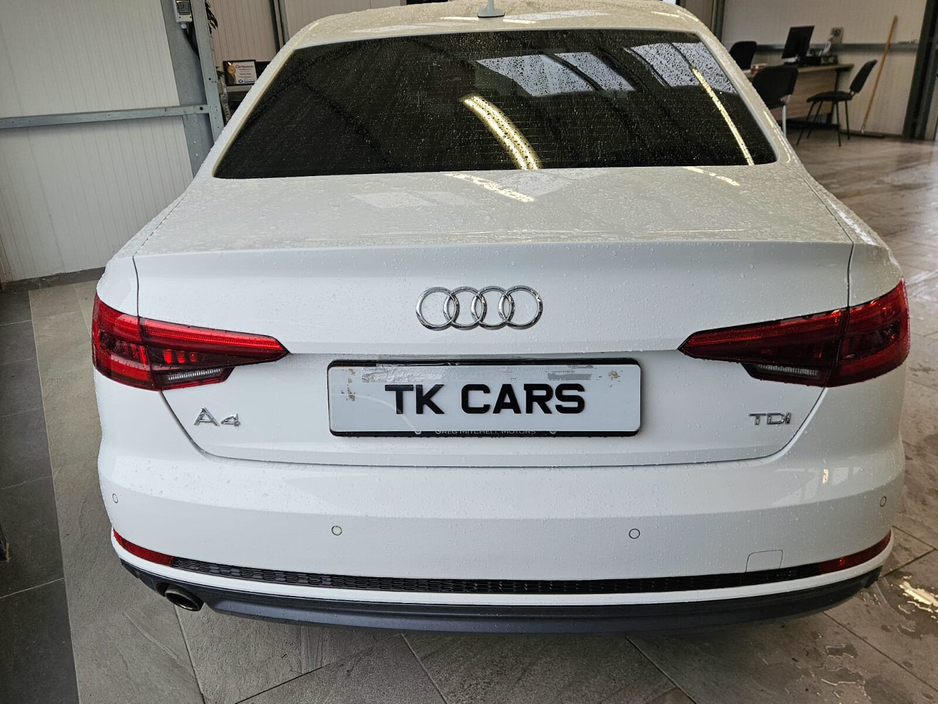 2017 Audi A4 - image 7