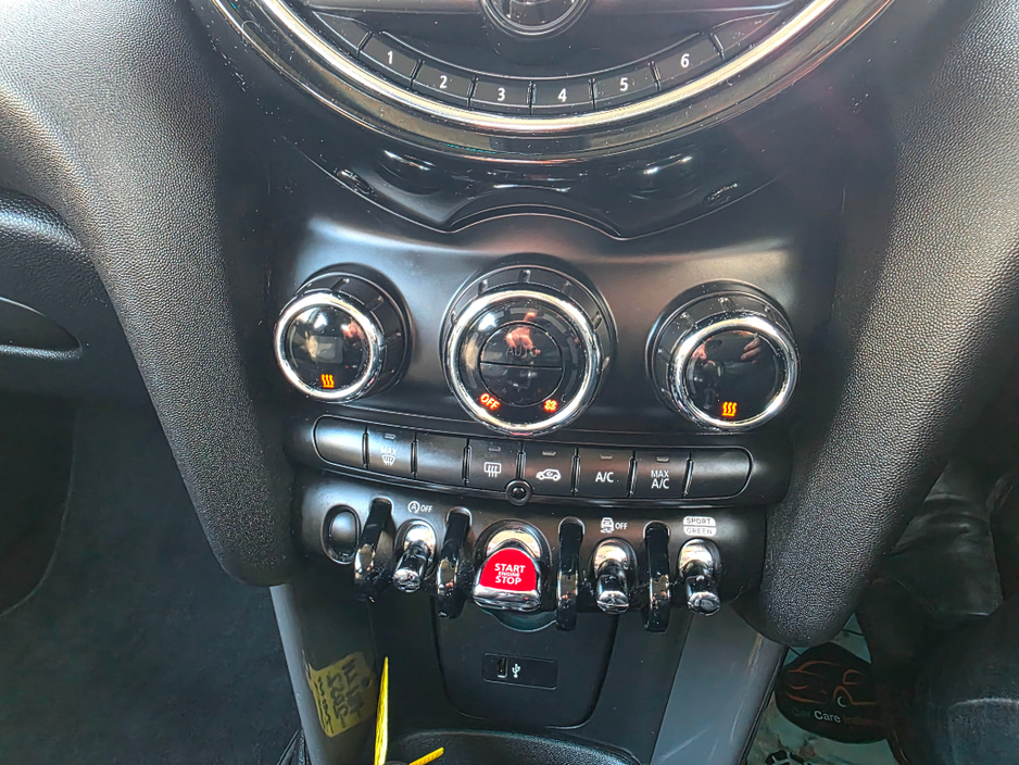 2018 MINI Cooper - image 13