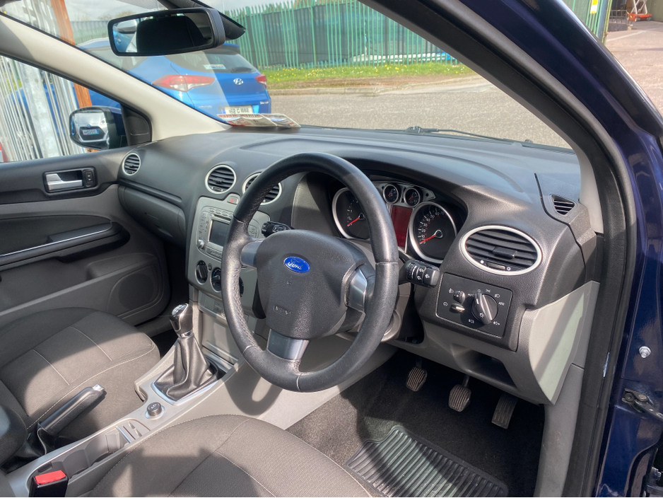 2011 Ford Focus - image 14