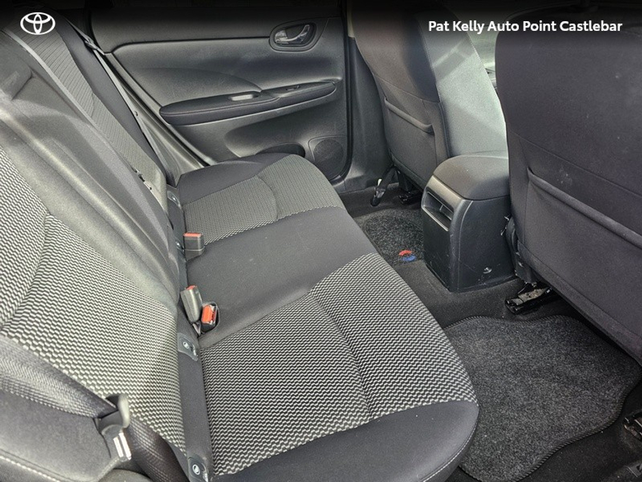 2016 Nissan Pulsar - image 11