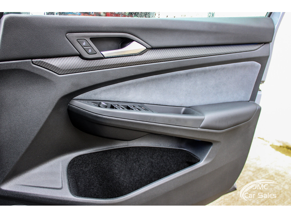 2024 Volkswagen Golf - image 15