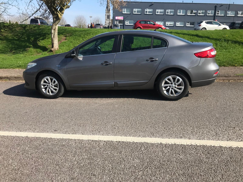 2016 Renault Fluence - image 8