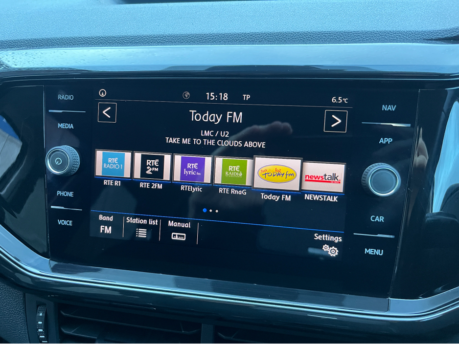 2020 Volkswagen T-Cross R-LINE 1.0 TSI PETROL MANUAL //SAT NAV//ADAPTIVE CRUISE CONTROL//REVERSE CAMERA// €18,950