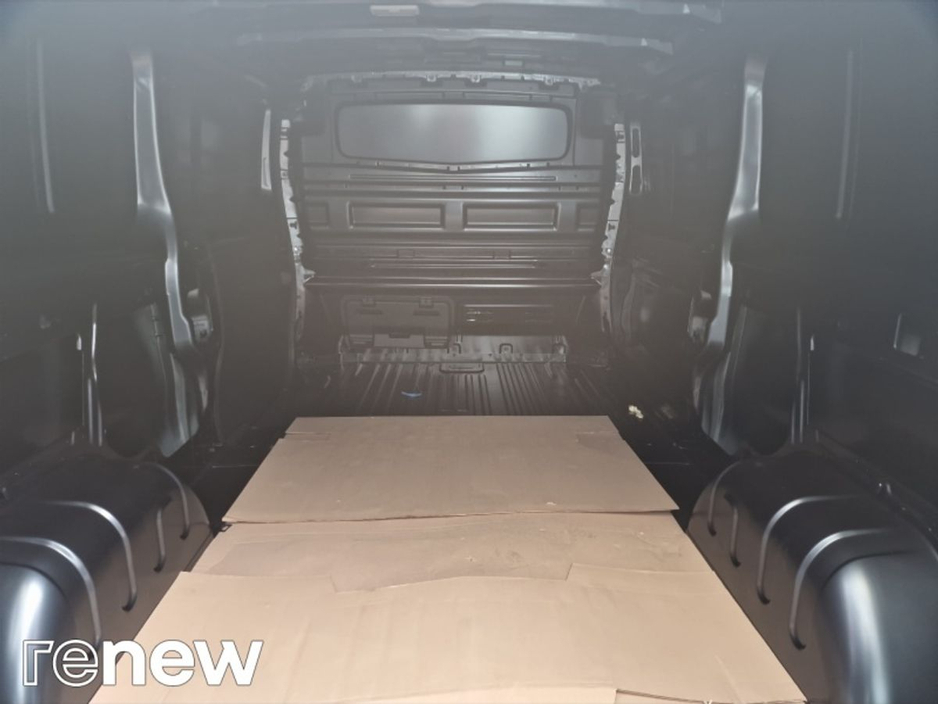 2026 Renault Trafic - image 12