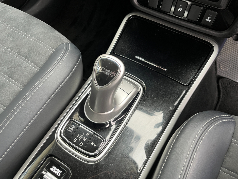 2018 Mitsubishi Outlander - image 18