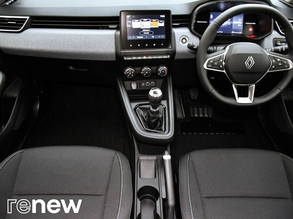 2025 Renault Clio - image 2