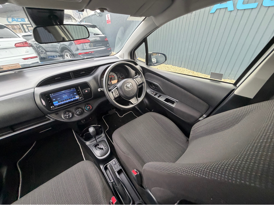 2019 Toyota Yaris - image 34