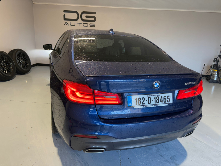 2018 BMW 5 Series - image 9