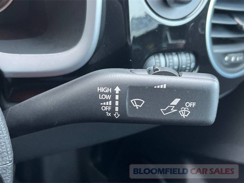 2019 Volkswagen Beetle - image 25