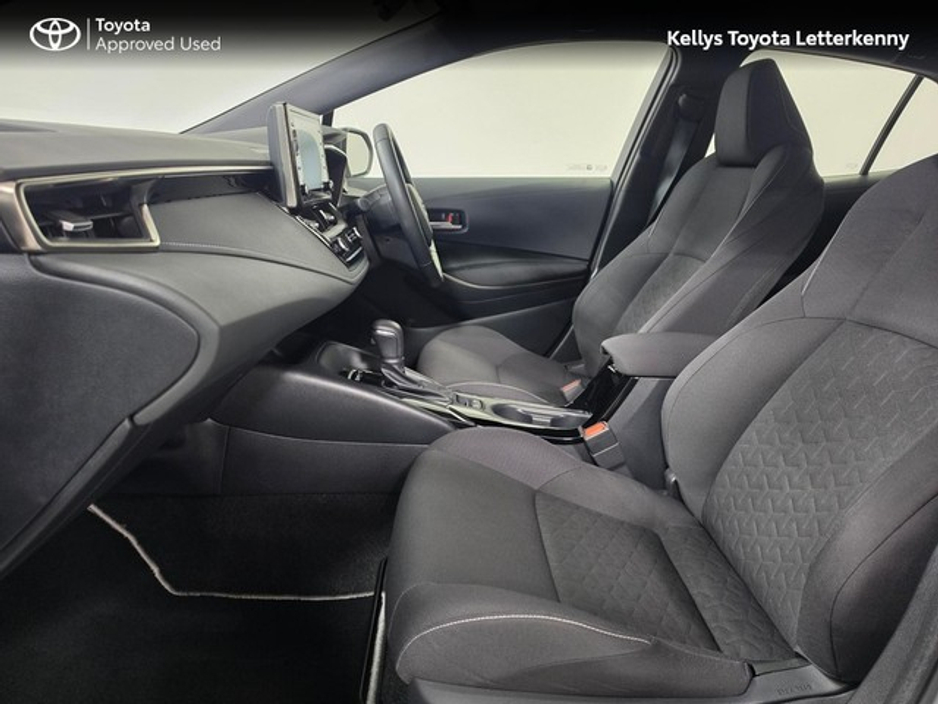 2023 Toyota Corolla - image 6