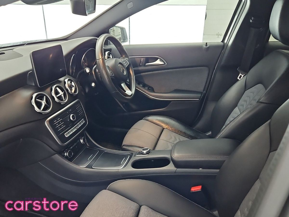 2017 Mercedes-Benz GLA Class - image 12