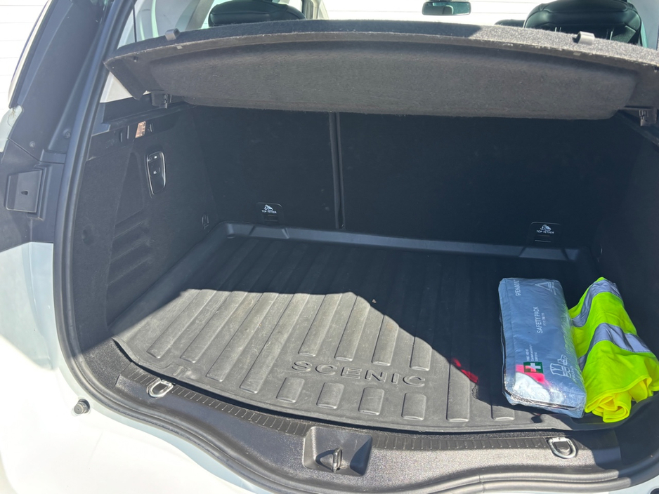 2018 Renault Scenic - image 4