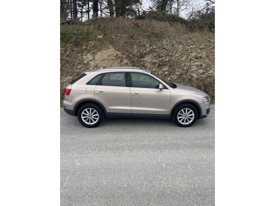 2012 Audi Q3 - image 2