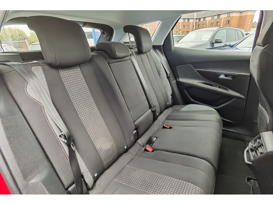 2017 Peugeot 3008 - image 11