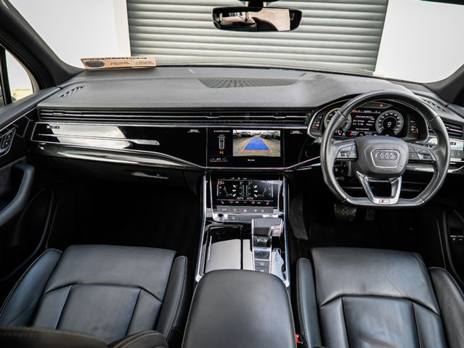 2021 Audi Q7 - image 10