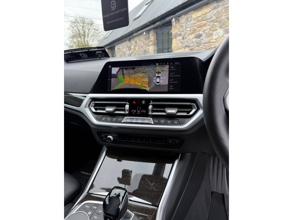 2019 BMW 3 Series - image 12