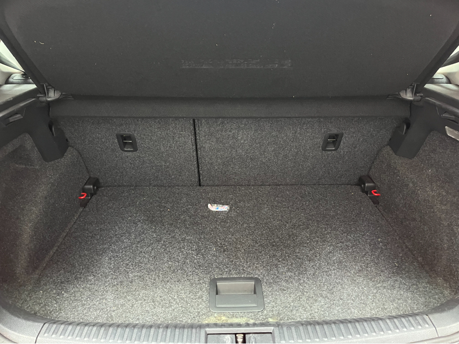 2014 Volkswagen Polo - image 7
