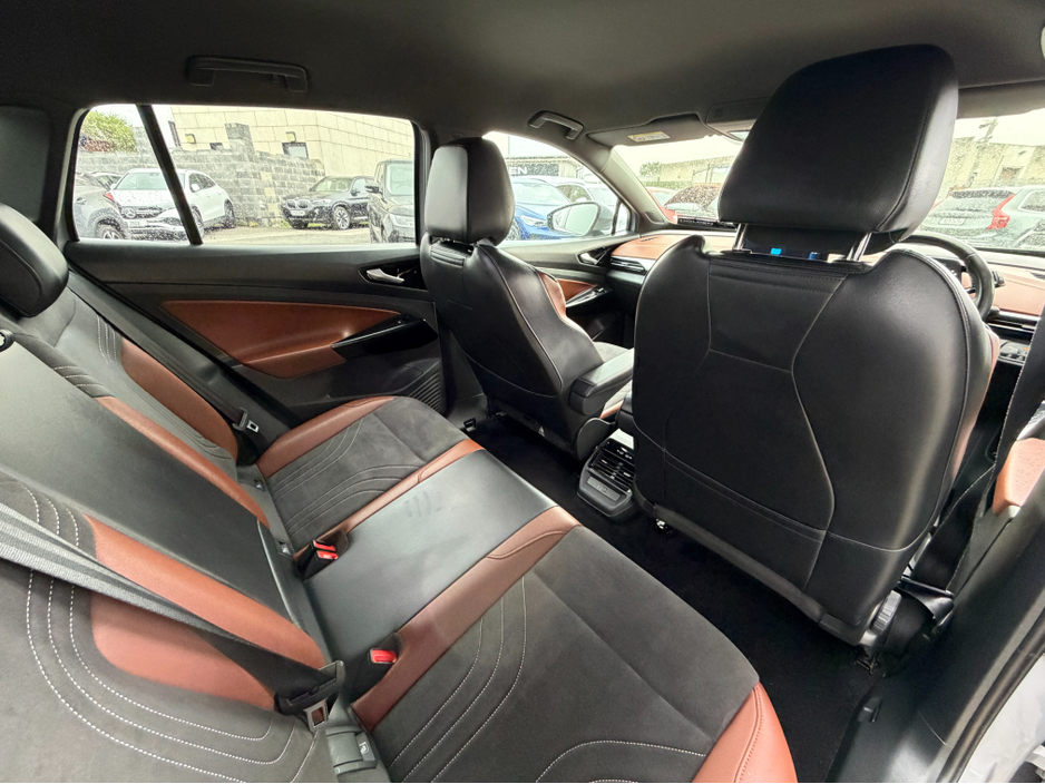 2023 Volkswagen ID.4 - image 21