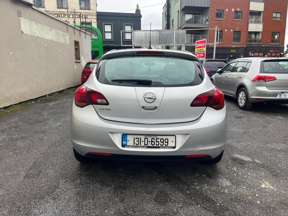2013 Opel Astra SRI 1.4 I 100PS 5DR €4,995