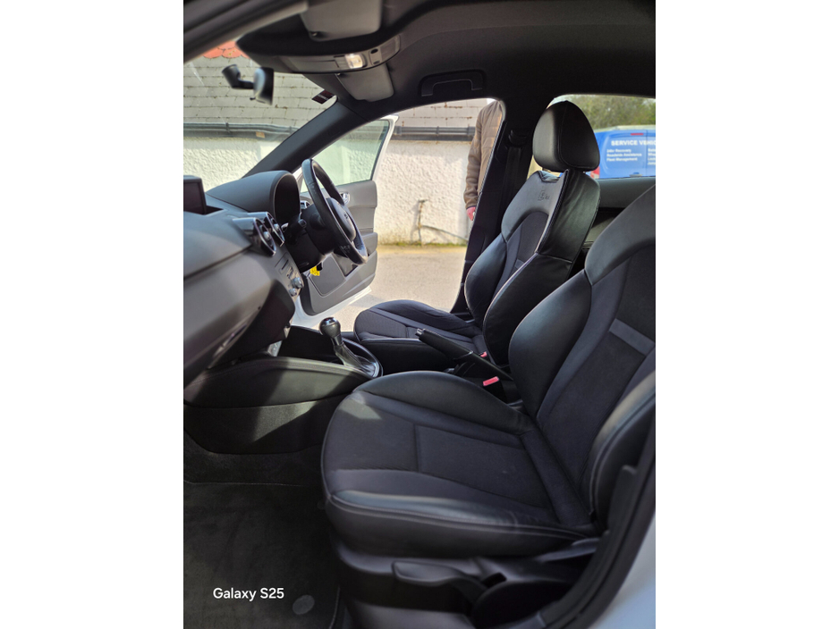 2012 Audi A1 - image 25