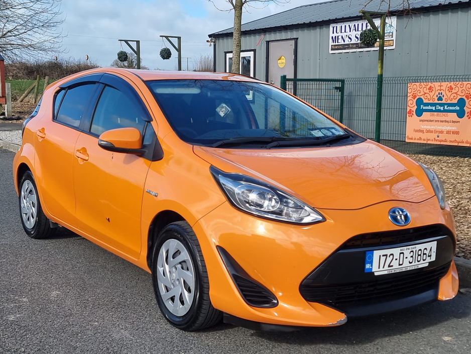 2017 Toyota Aqua - image 2