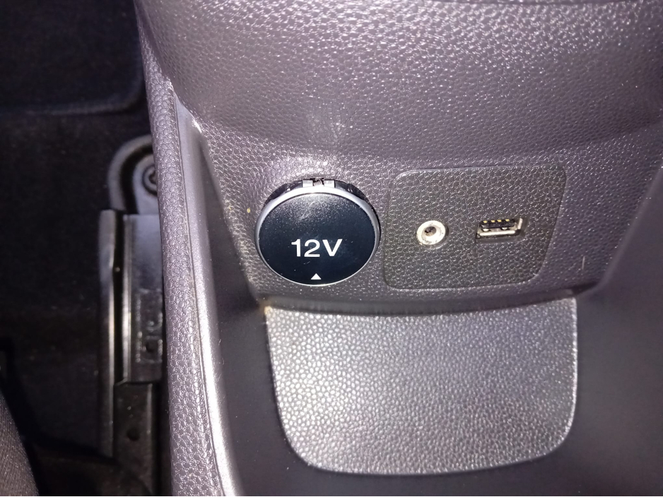 2013 Ford Fiesta - image 23