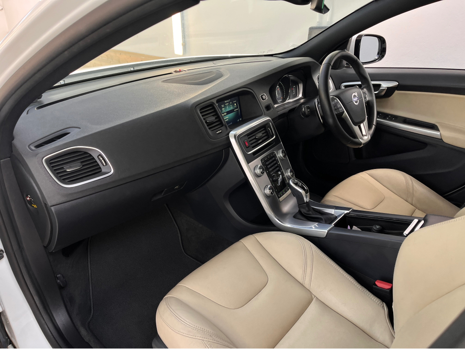 2016 Volvo S60 - image 23