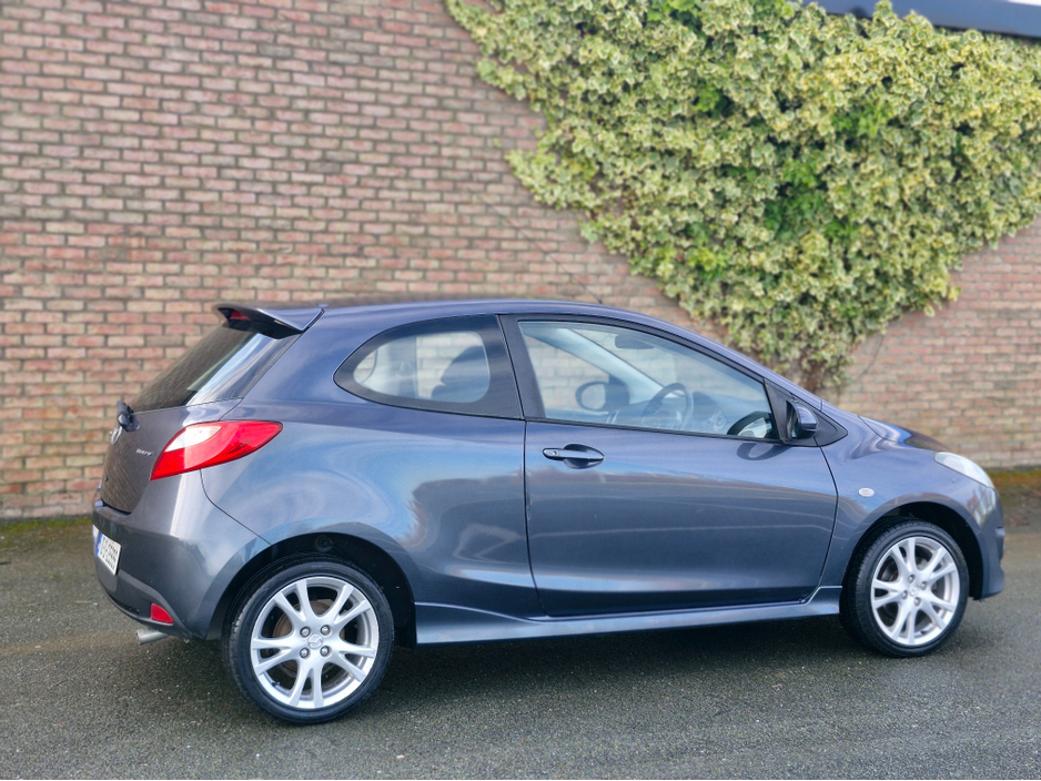 2010 Mazda Mazda2 1.3 TAMURA €2,999