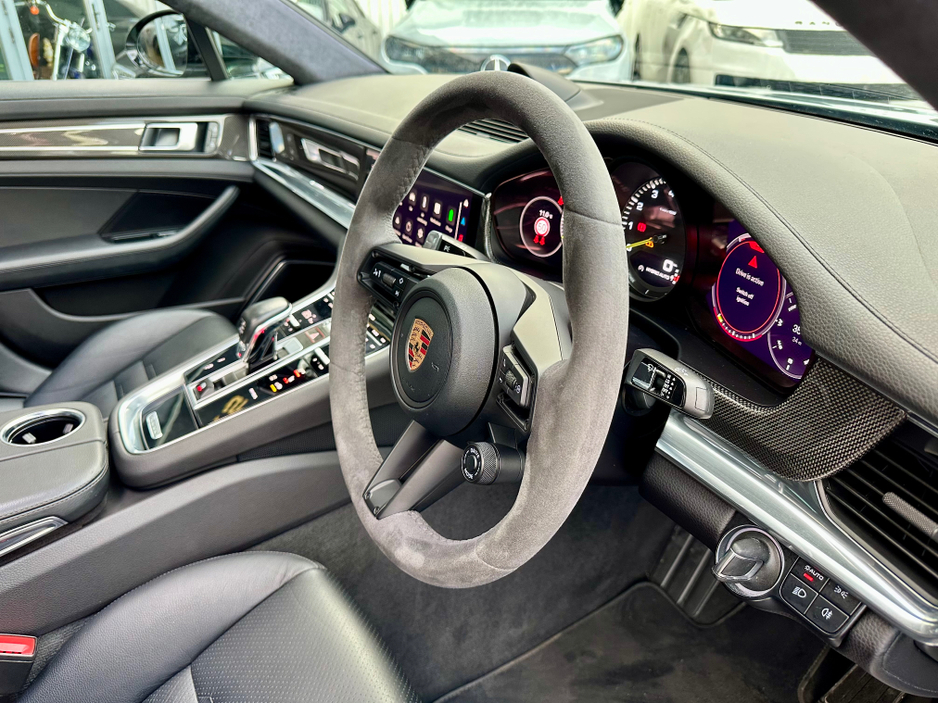 2022 Porsche Panamera 2+2 E-HY E-HYBRID CARBON TRIM €84,950