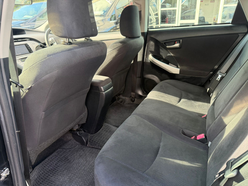 2015 Toyota Prius - image 17