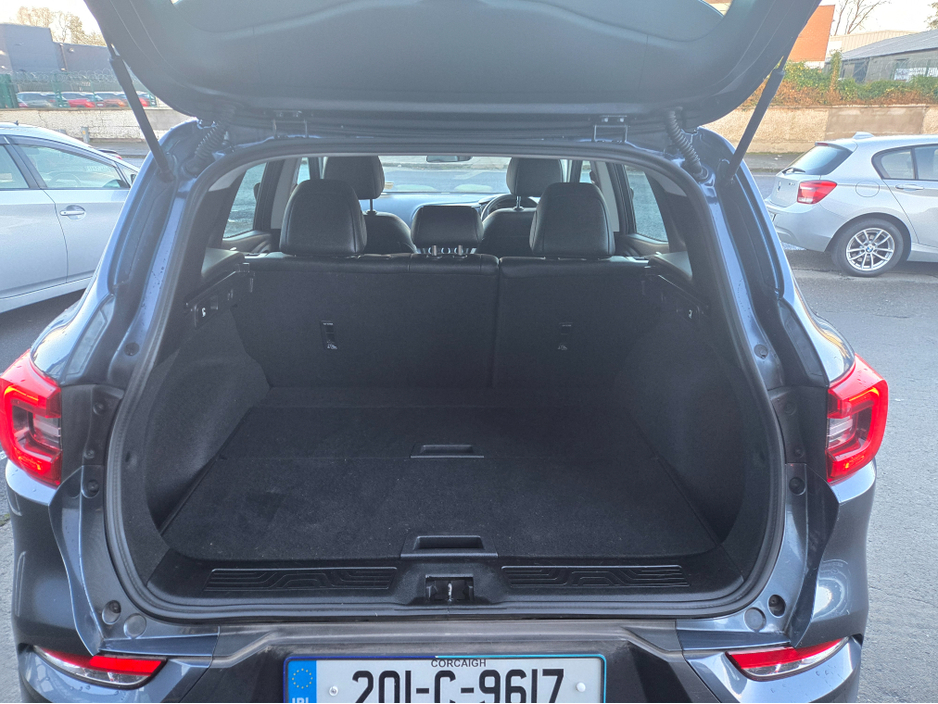 2020 Renault Kadjar - image 2