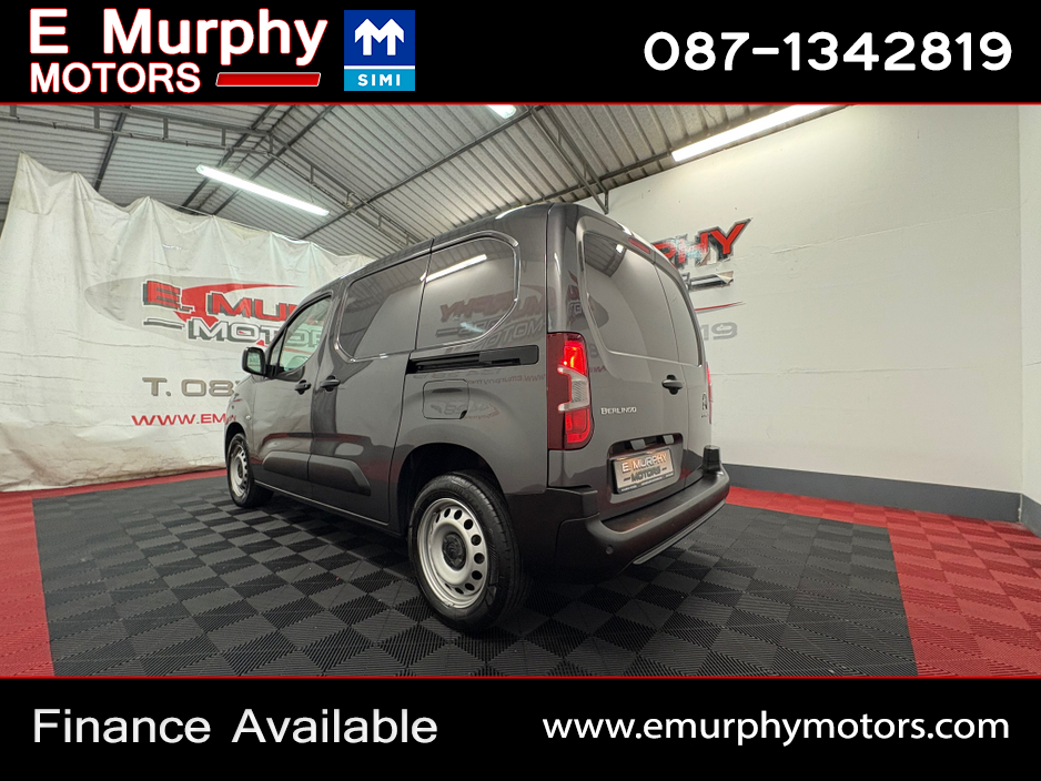 2023 Citroen Berlingo - image 4