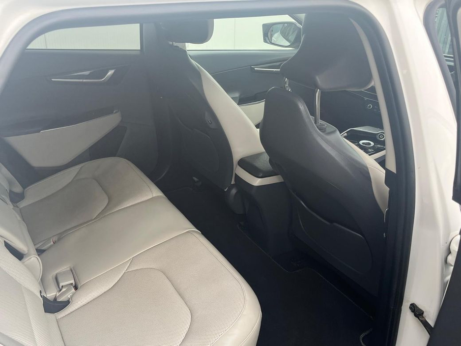 2023 Kia EV6 - image 8