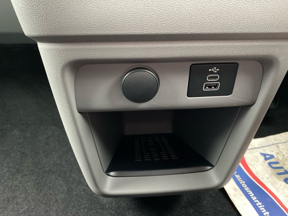 2026 Ford Transit Custom - image 18