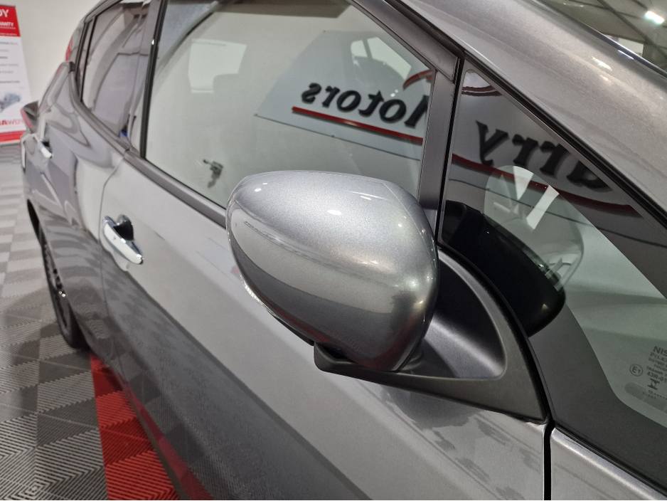 2024 Nissan Leaf - image 30