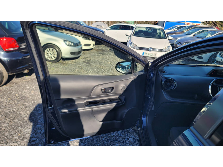 2019 Toyota Aqua - image 12