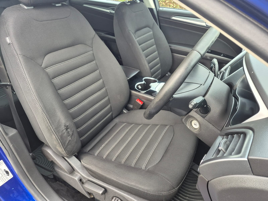 2017 Ford Mondeo - image 14